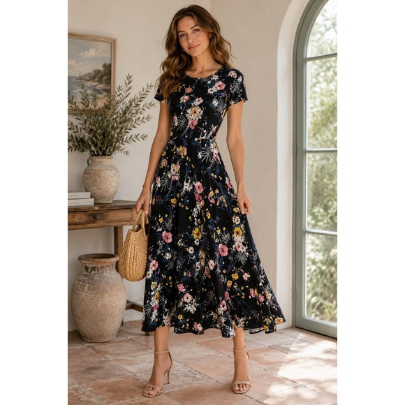 Lulus Dresses & Skirts - Lulus Black Floral Fit & Flare Dress Short Sleeve Romantic XS